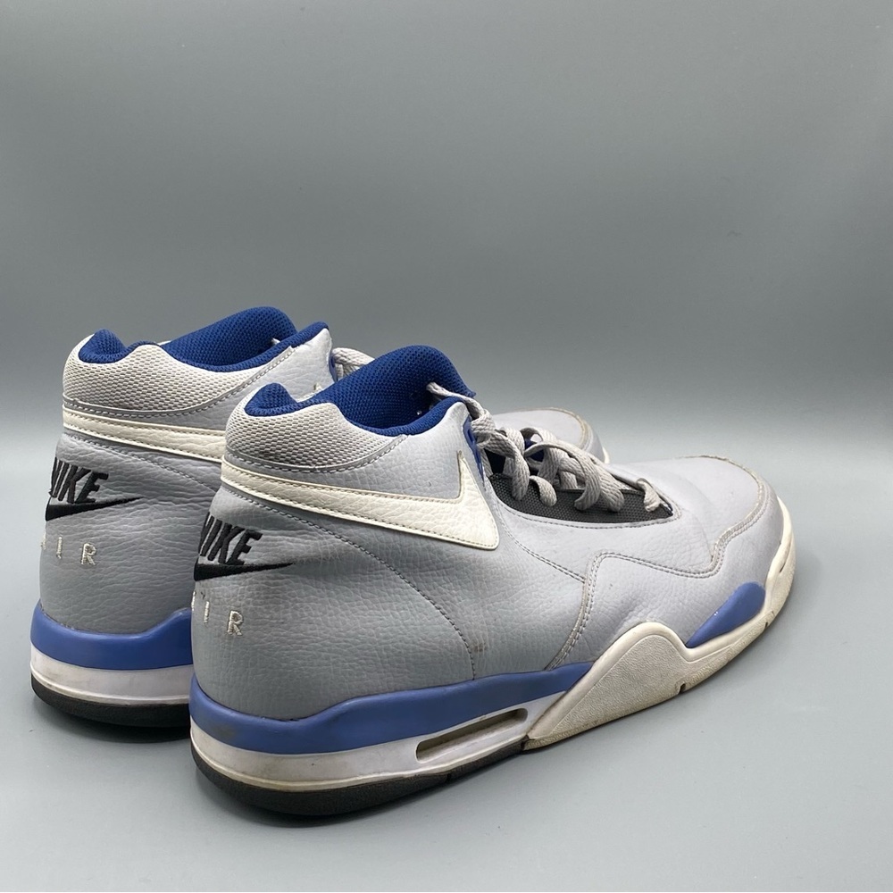 Nike Men's Gray and Navy Sneakers​ - Picture 3 of 4